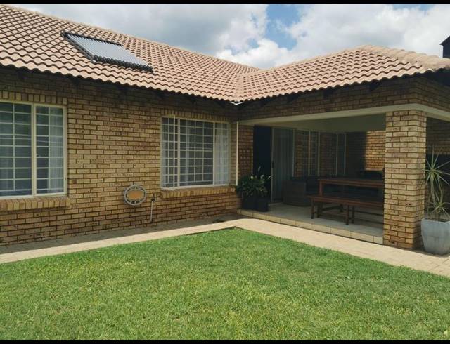 3 BEDROOM TOWNHOUSE FOR SALE IN MONTANA